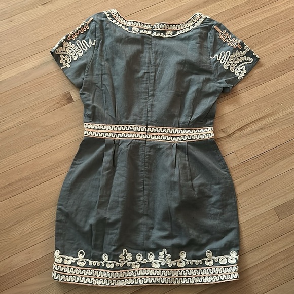 French Connection - Embroidered Gray Dress - Size 8 - Picture 6 of 9